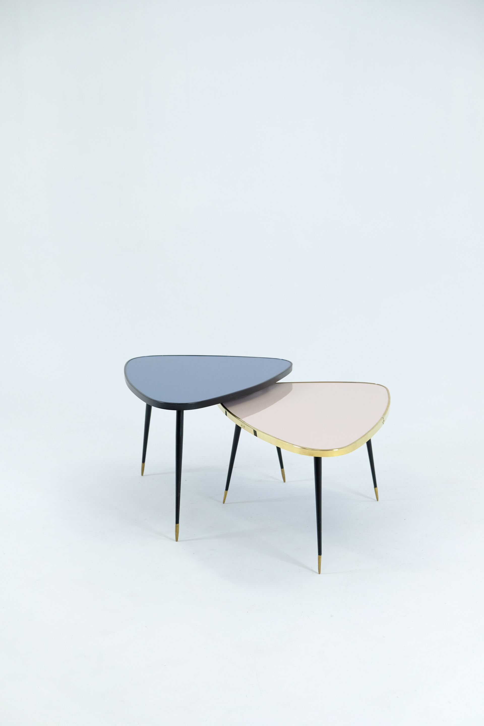 Журнальный столик из ламинированного стекла с полированным латунным профилем Jover+Valls Antique Boutique-Twist ARCH-00039988 - Вид №37