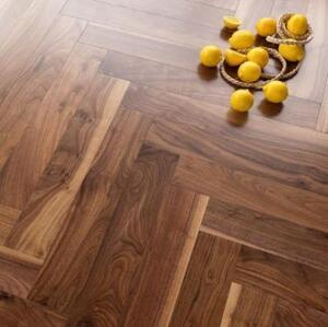 Паркет Ёлка Coswick Ренессанс Американский Орех американский Рустик (Гладкая) 647,7х107,95 мм.