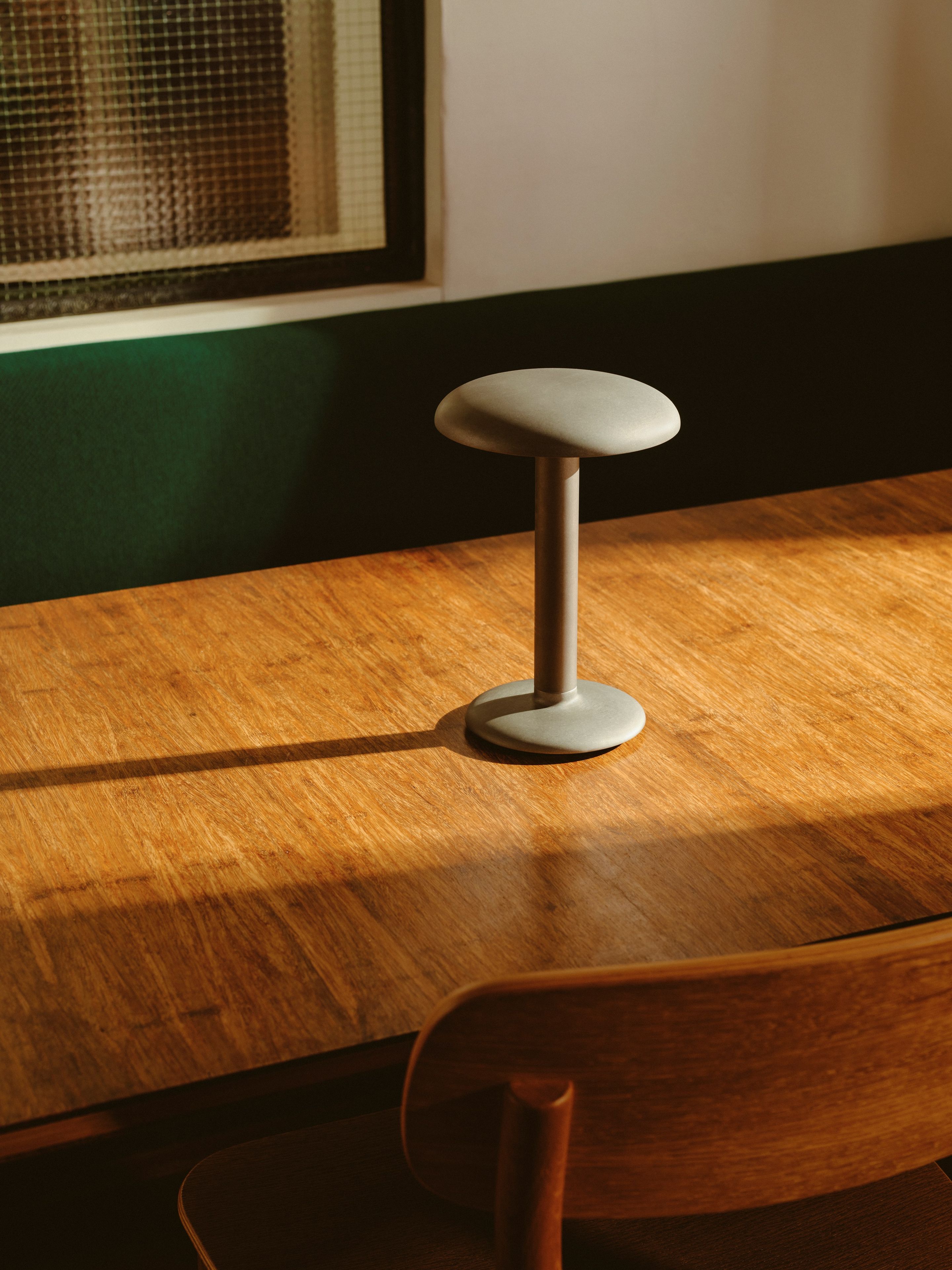 Светодиодная настольная лампа с батарейным питанием Flos Gustave ARCH-00113799 - Вид №16