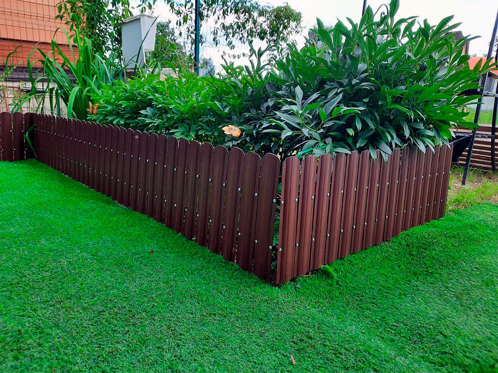 Штакетник пластиковый терракот RAL 3011 ГеоПластБорд GPBST-159 - Вид №2