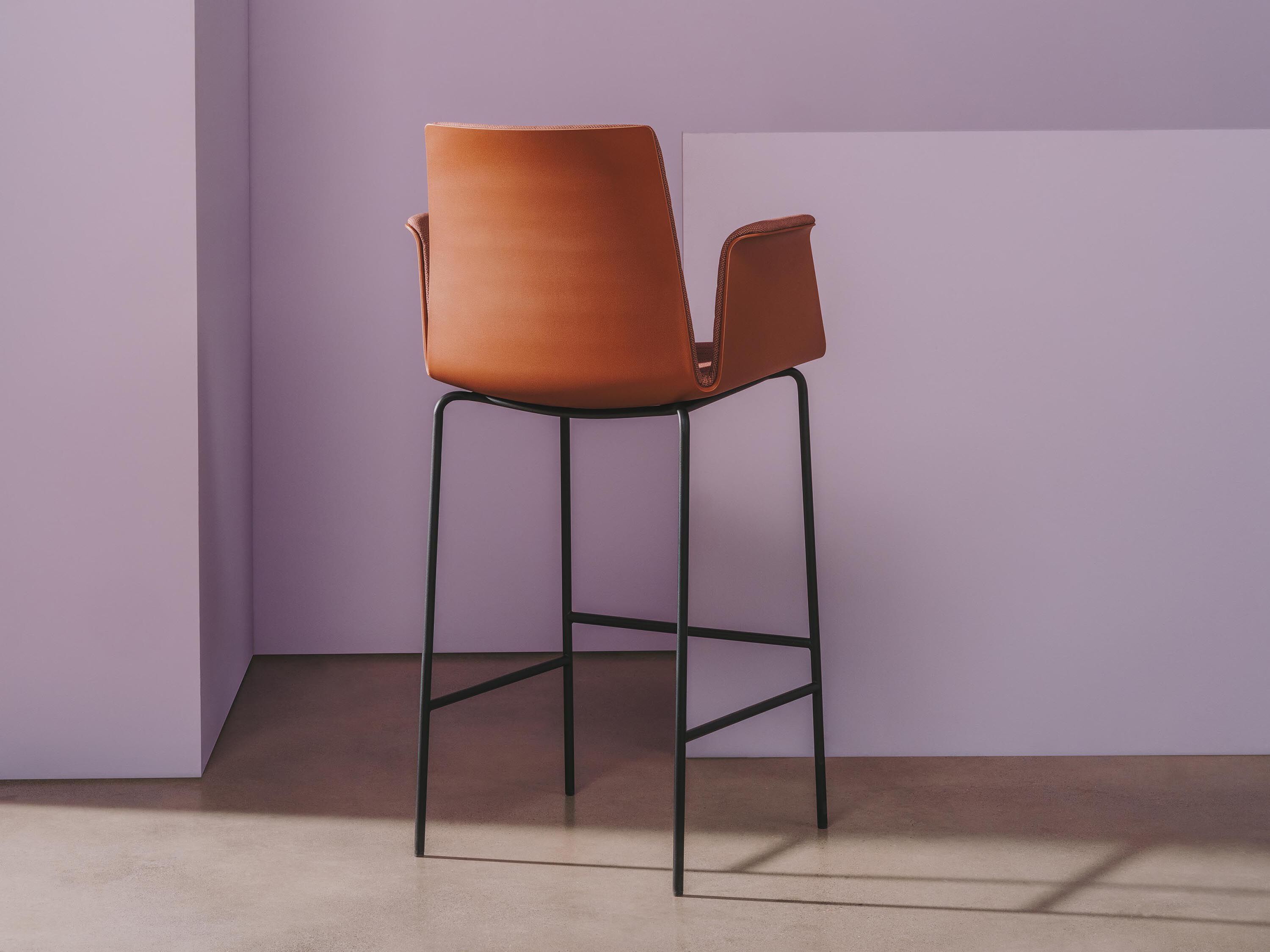 Поворотный тканевый табурет с подлокотниками Andreu World Flex Armchair ARCH-00026841 - Вид №1