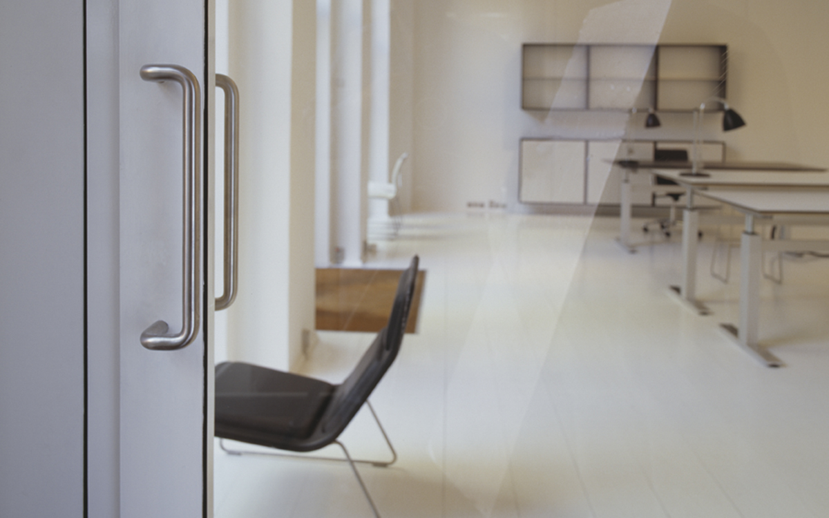 14403402126 Ручка тяги изогнутаd line Knud Holscher  - Вид №1