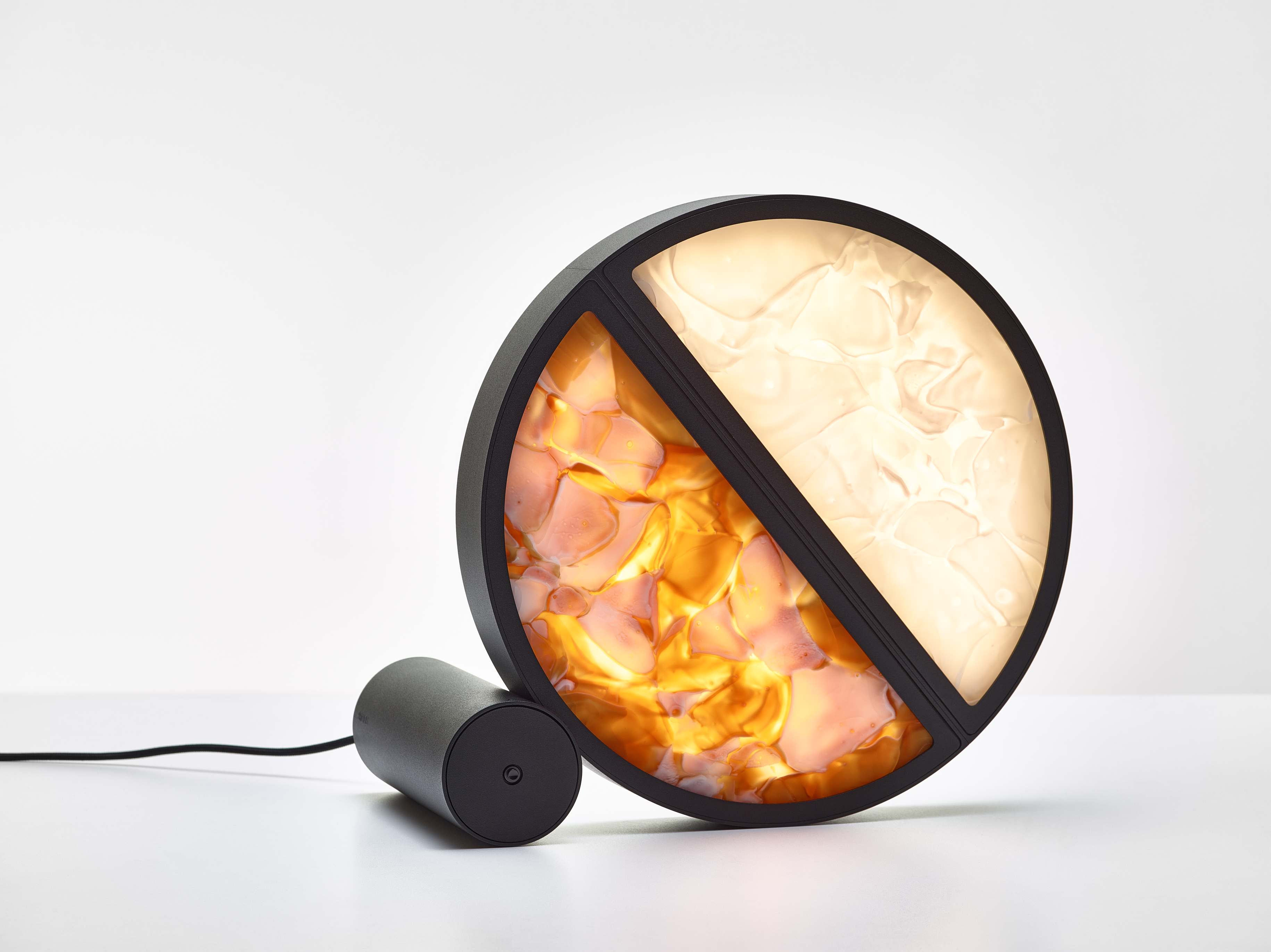 Стеклянная светодиодная настольная лампа BROKIS Geometric ARCH-00003219 - Вид №6