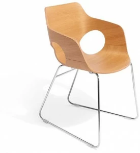 AP Factor Стул на санях из дерева с подлокотниками