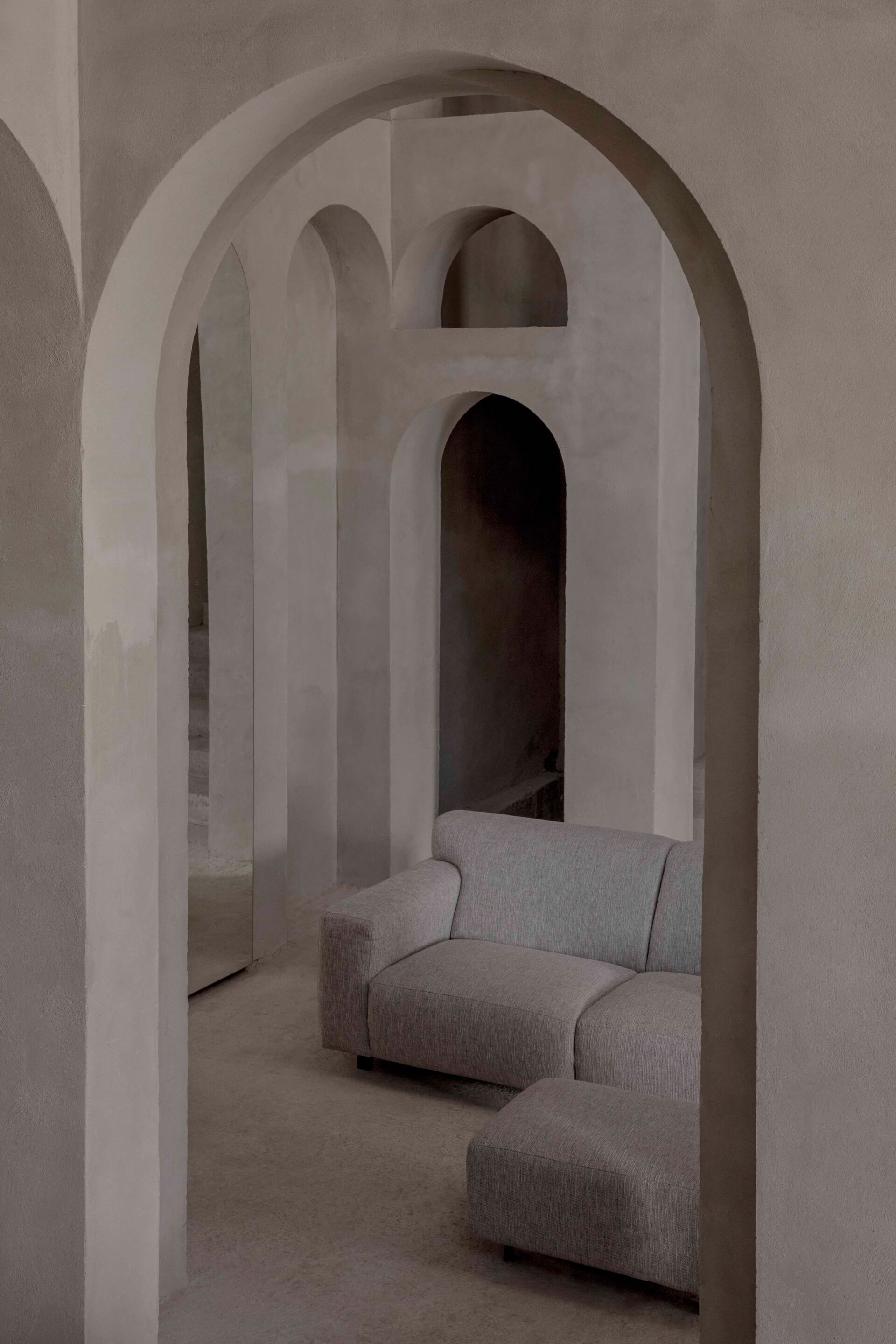 Тканевый диван с полуостровом Pilma талия ARCH-00086659 - Вид №1