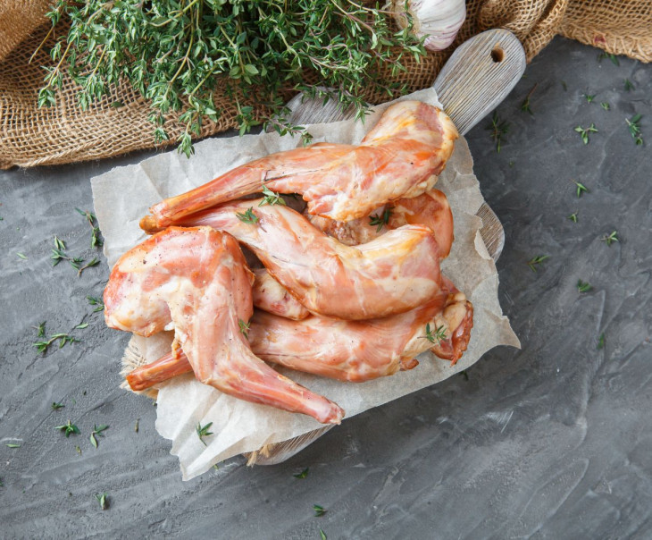 3945 Ножки кролика передние, копченые Вкусляндия 