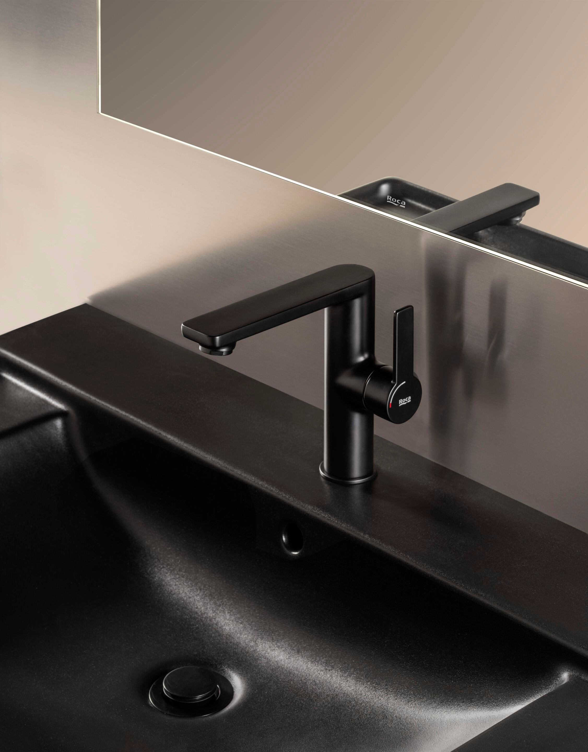 Керамическая одиночная подвесная раковина с столешницей Roca Ona ARCH-00063132 - Вид №1