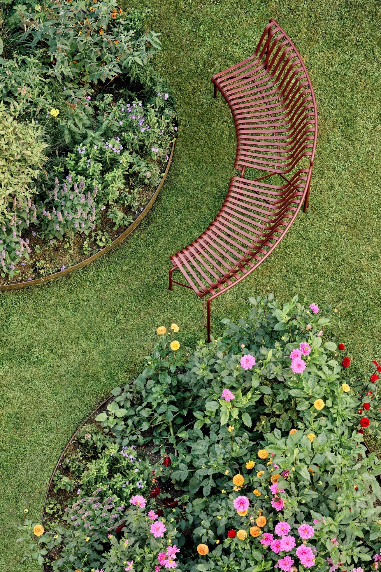 Стальная садовая скамейка с порошковым покрытием со спинкой Hay Палисад ARCH-00074175 - Вид №42