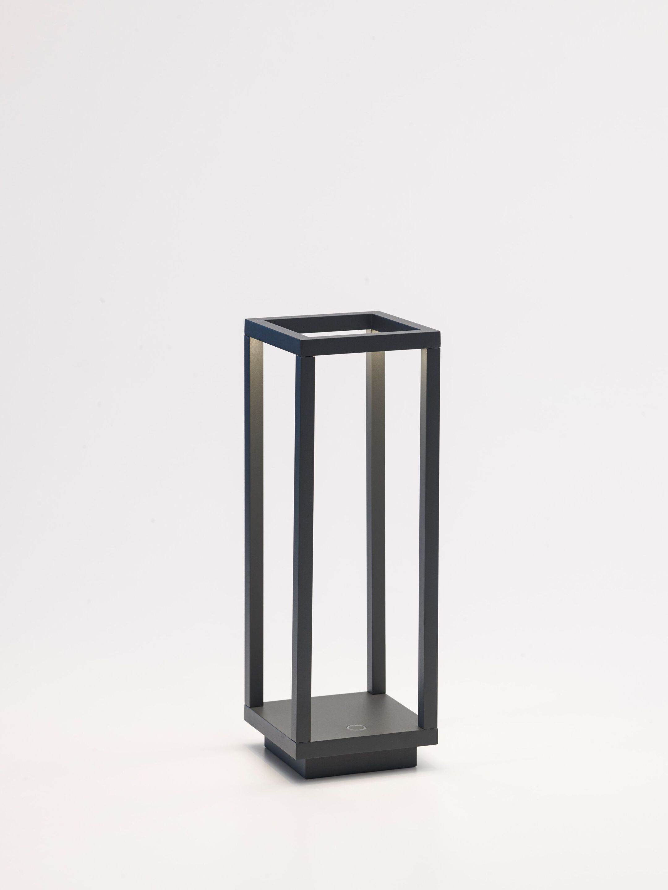 Алюминиевая светодиодная настольная лампа с батарейным питанием In Stock Шафран ARCH-00092041 - Вид №1