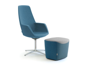 Стул из ткани с высокой спинкой