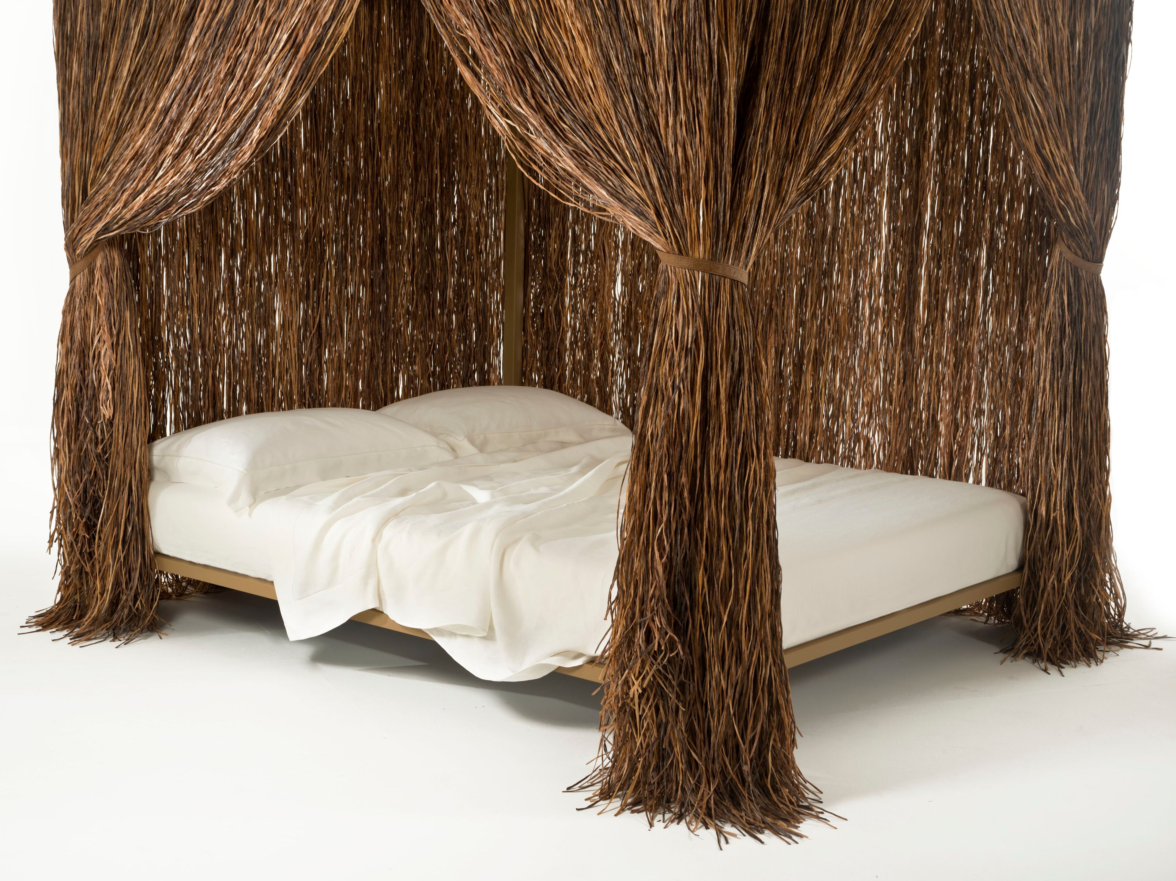 Кровать с балдахином Edra для помещений ARCH-00085201