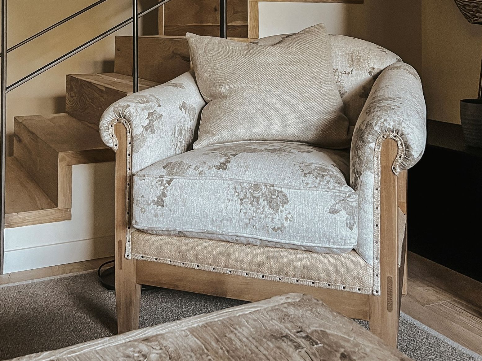 Тканевое кресло с подлокотниками CREARTE COLLECTIONS Avis Essence ARCH-00111366 - Вид №4