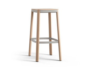 Деревянный барный стул с подставкой для ног