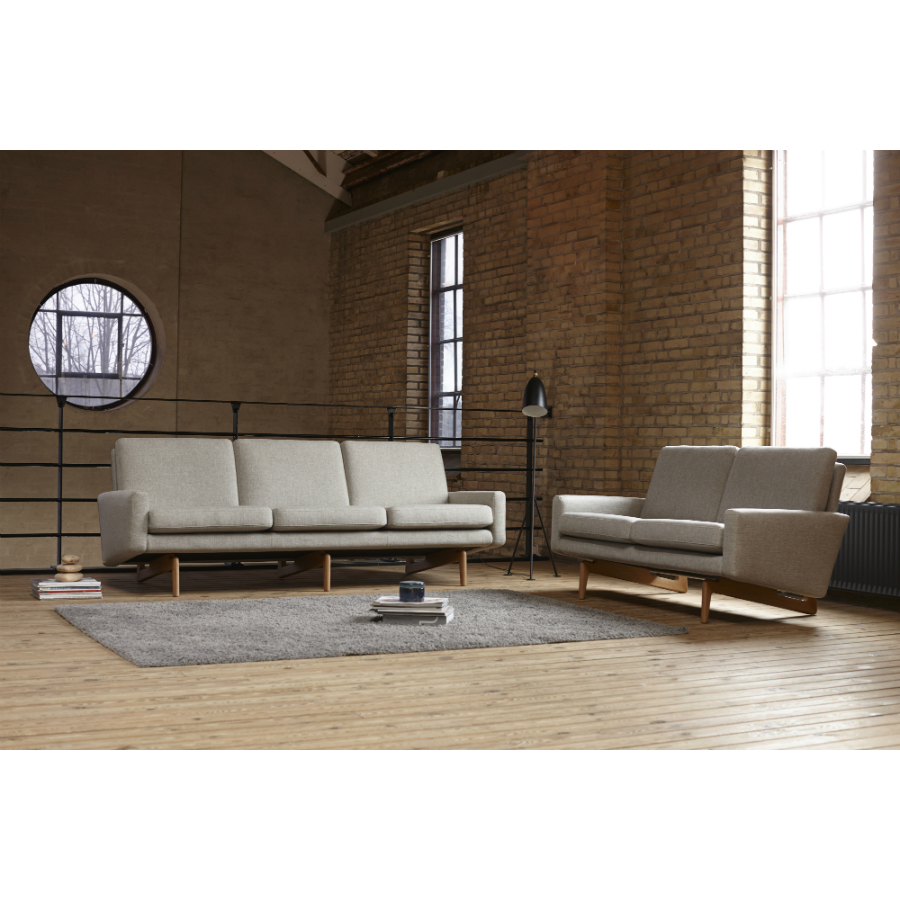 Диван трехместный Egsmark с мягкими подлокотниками, лакированный дуб, черный Kragelund 20003202800 - Вид №1