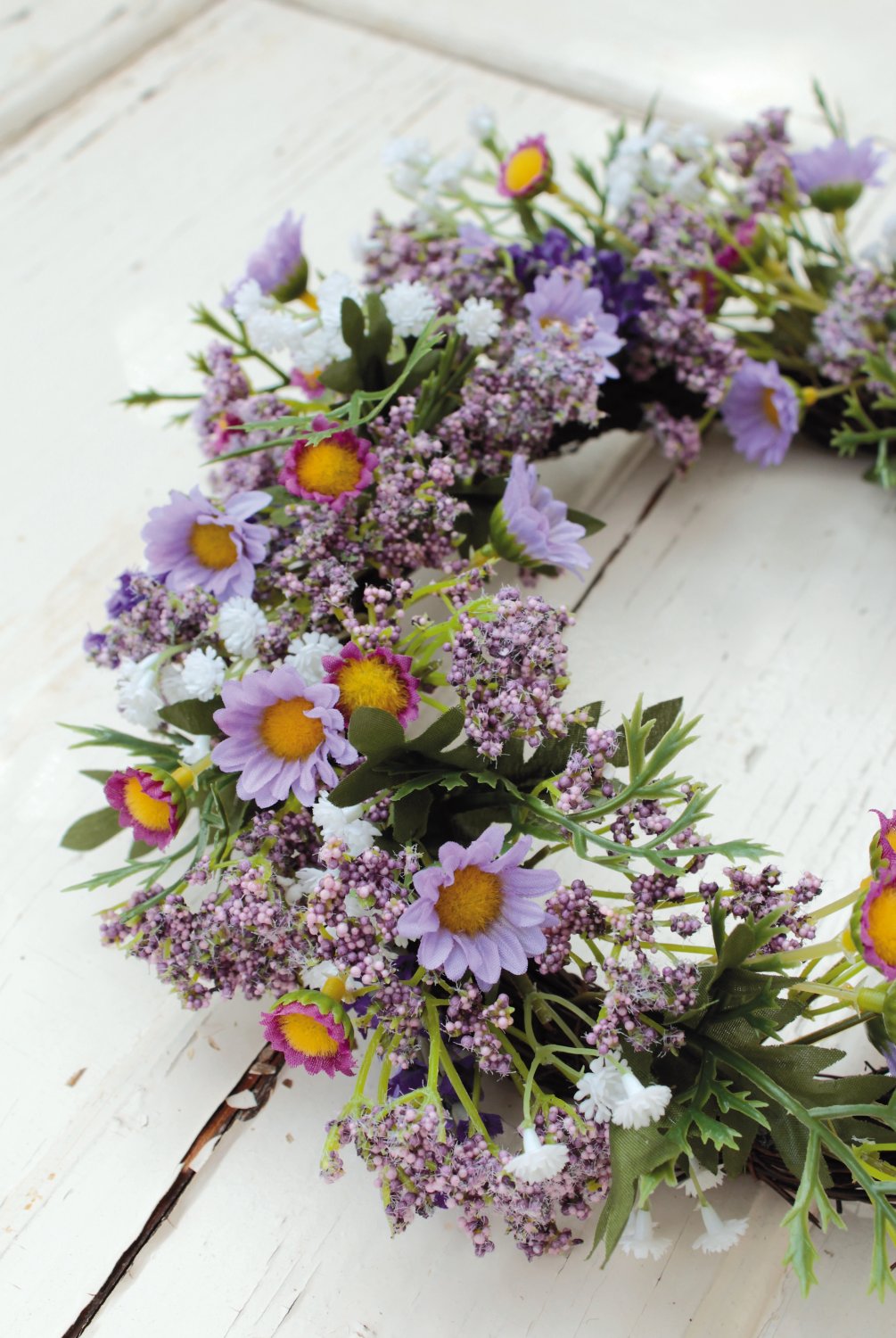 3165 225 a3 Искусственный венок 'лаванда / ромашки / гипсофила' на ротанге, Ø 32 см, бледно-лиловый H-andreas  - Вид №2