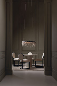 Круглый обеденный стол из песчаника