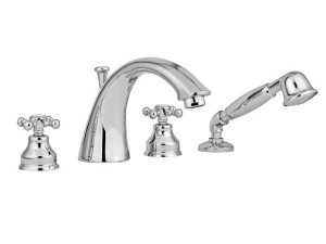 Хромированный латунный кран с 4 отверстиями