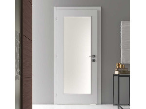 Деревянные и стеклянные распашные двери