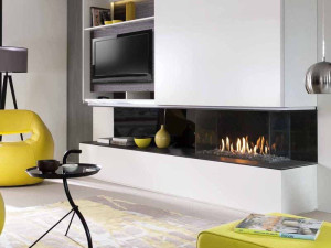 Настенный газовый камин с тройным фасадом