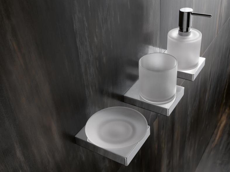 100.06.11045 Дозатор для мыла или дезинфицирующего средства с держателем HEWI USA Produkte  - Вид №2