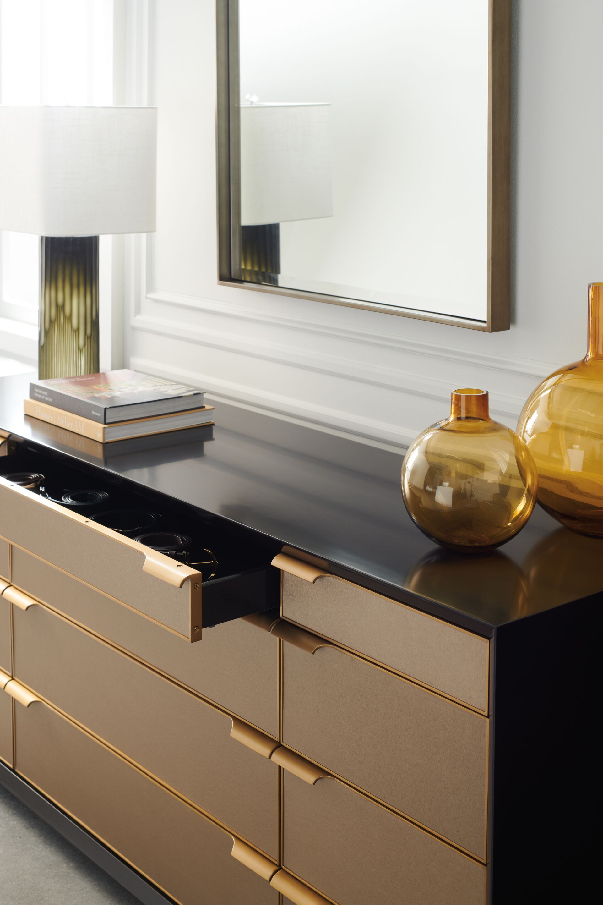 Виниловый комод Caracole ALL WRAPPED UP ARCH-00073500 - Вид №1