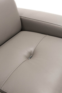 Кожаное кресло