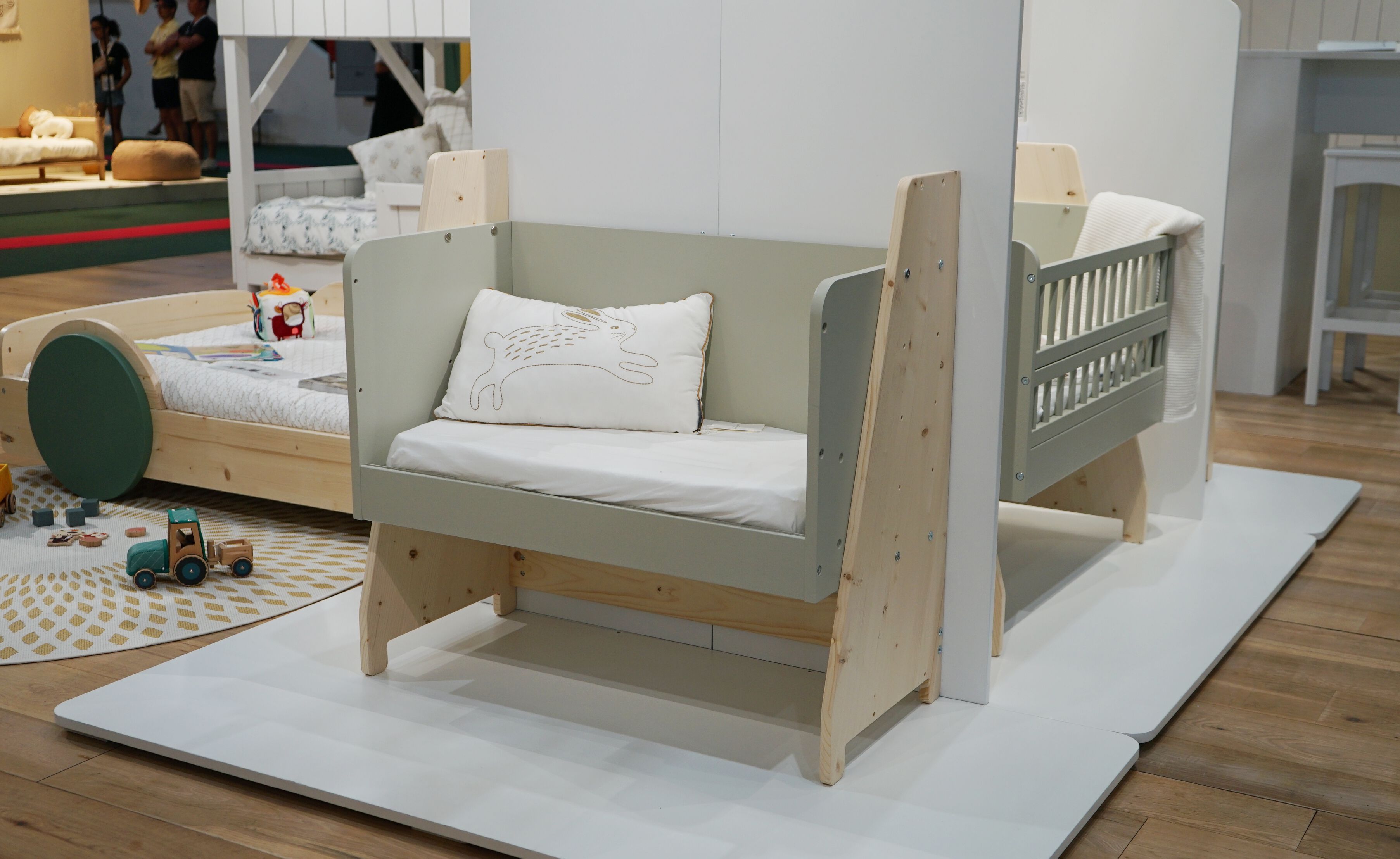 Лакированная деревянная кровать для сна Mathy by Bols ASYMETRY ARCH-00052185 - Вид №14