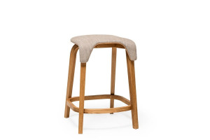 Низкий стул с подставкой для ног