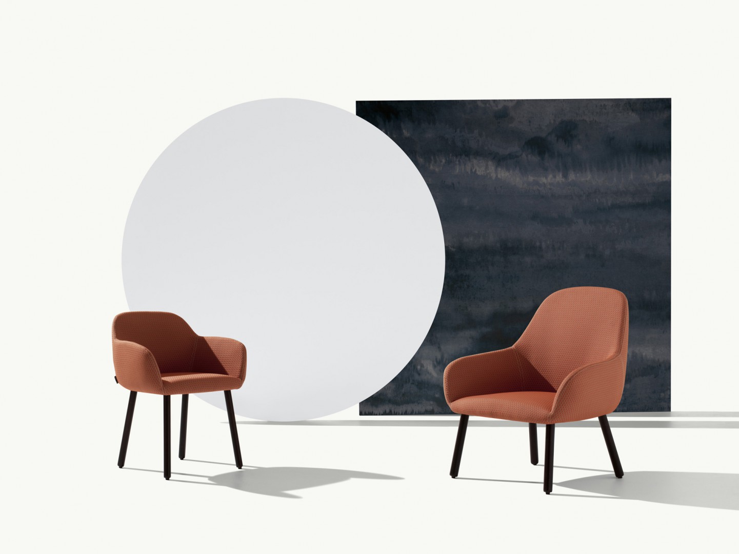 Myra 657 Кресло с четырьмя ножками с деревянной рамой и тканевой обивкой. Выпускается из пенопласта с впрыском политуретана в соответствии с правилами пожарной безопасности Великобритании. Et al. Myra - Вид №2