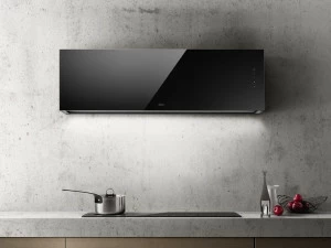 Elica Настенная выдвижная вытяжка с сенсорным управлением класса а