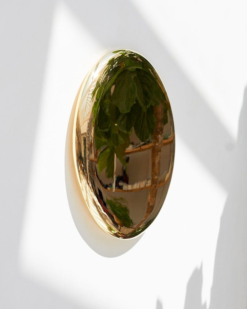 Настенное круглое латунное зеркало Michael Anastassiades BEAUTY MIRROR ARCH-00043742 - Вид №2