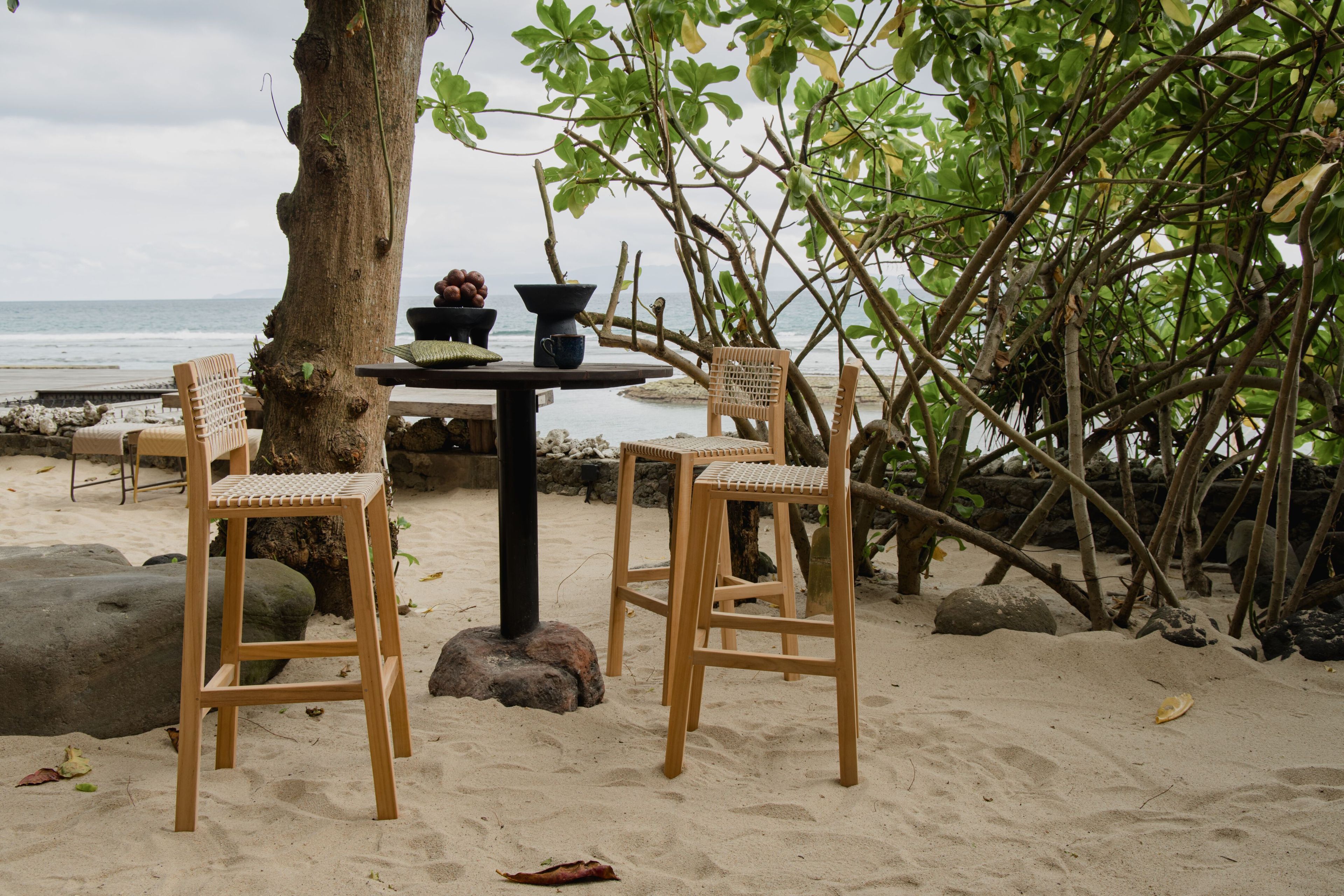 Высокий барный стул из тикового дерева со спинкой cbdesign Charita ARCH-00144943 - Вид №3