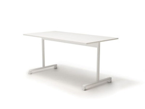 Деревянный прямоугольный стол на колесах