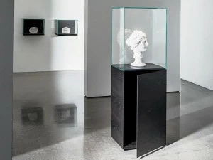 Sovet italia Напольный шкаф-витрина из дерева и стекла Nest