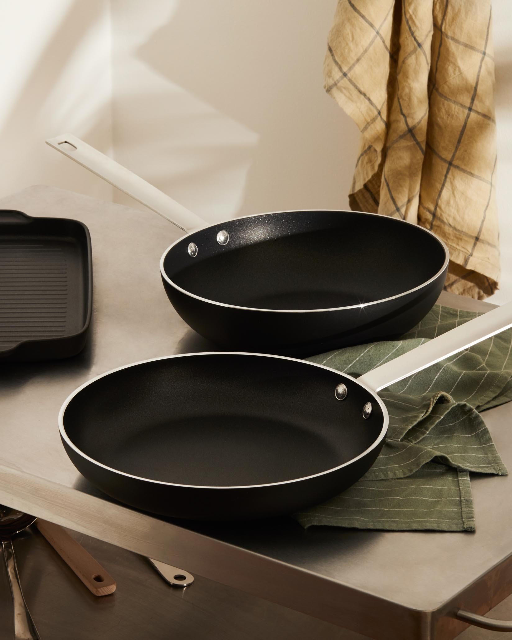 Сковорода глубокая с длинной ручкой Alessi Mami 3.0 SG122 - Вид №1