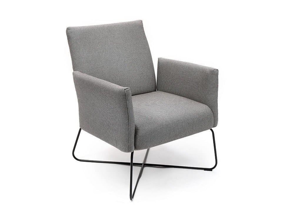 Тканевое кресло с подлокотниками FISCHER MÖBEL Kalos ARCH-00060533
