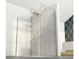 Душевая кабина из стали и стекла
