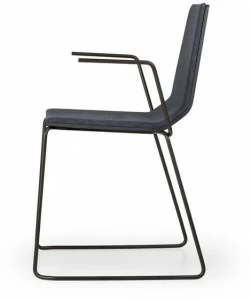 True Design Стул с салазками и подлокотниками со встроенной подушкой Marina