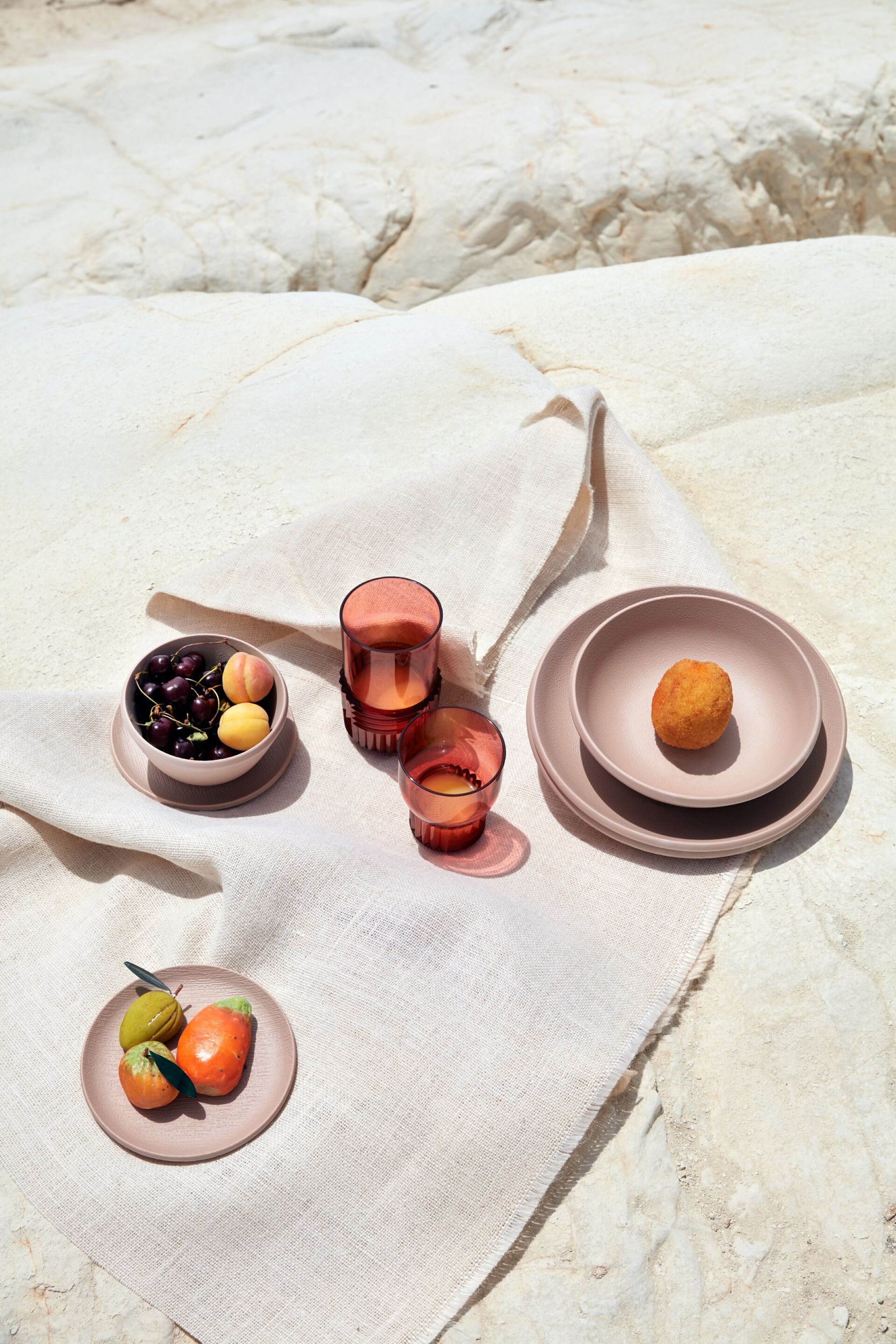 Набор меламиновых тарелок Kartell сюжет ARCH-00120649 - Вид №5