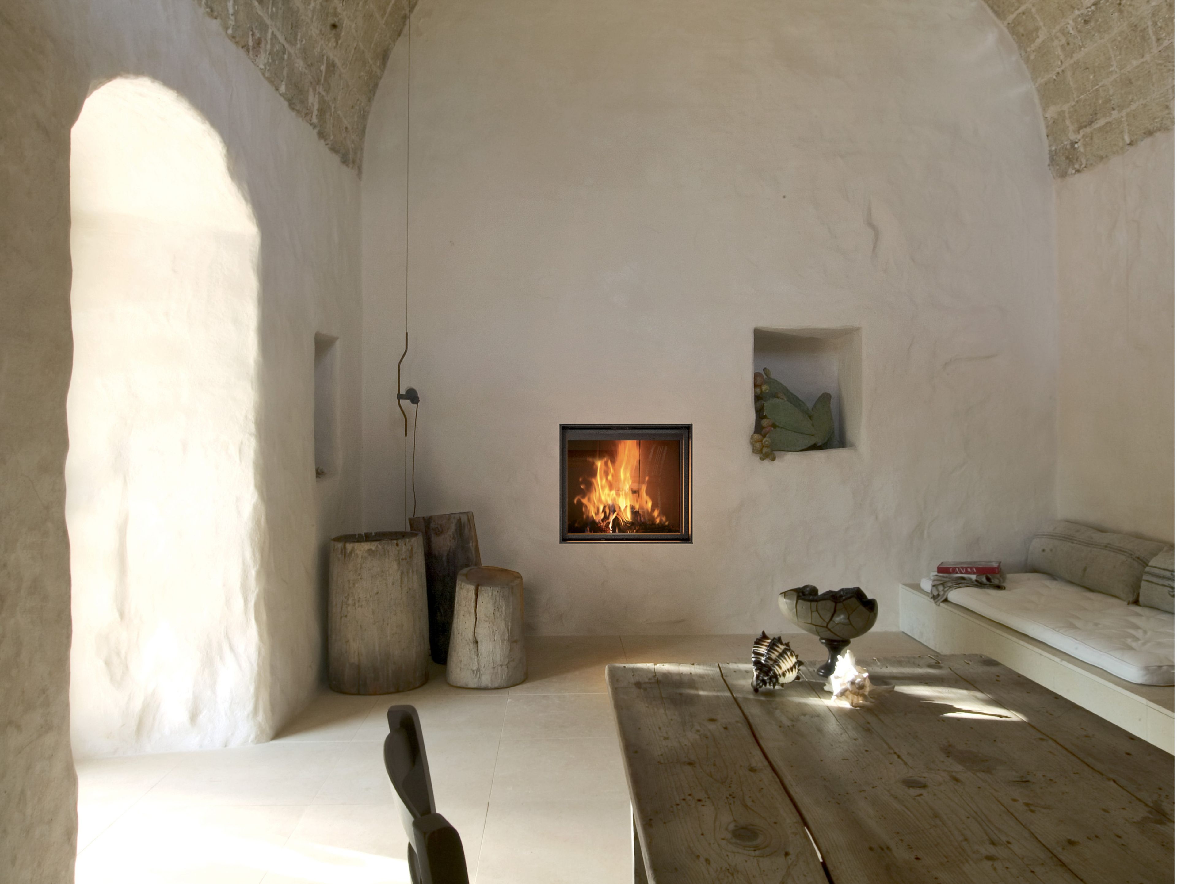 Утопленный дровяной камин с панорамным стеклом MCZ PLASMA 75 WOOD ARCH-00130727