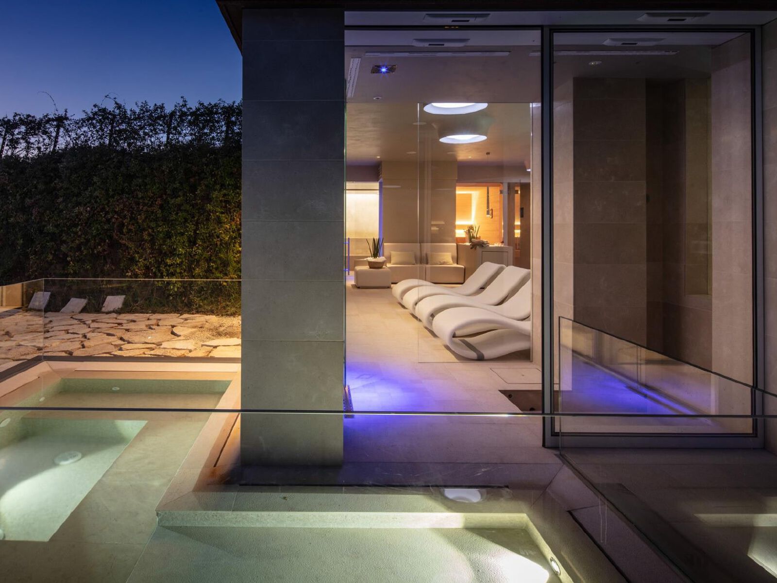 Квадратная душевая головка из нержавеющей стали с хромотерапией Aquademy SPA 18 ARCH-00142866