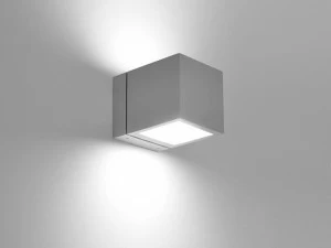 PUK Бра для наружного освещения из литого под давлением алюминия прямого и отраженного света