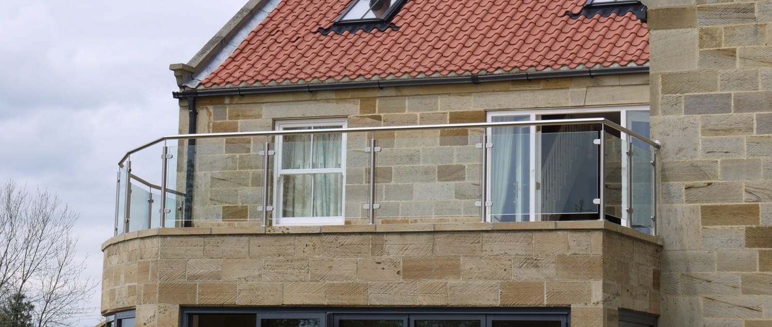 Перила из стали и стекла Q-RAILING ITALIA Q-line ® ARCH-00104705