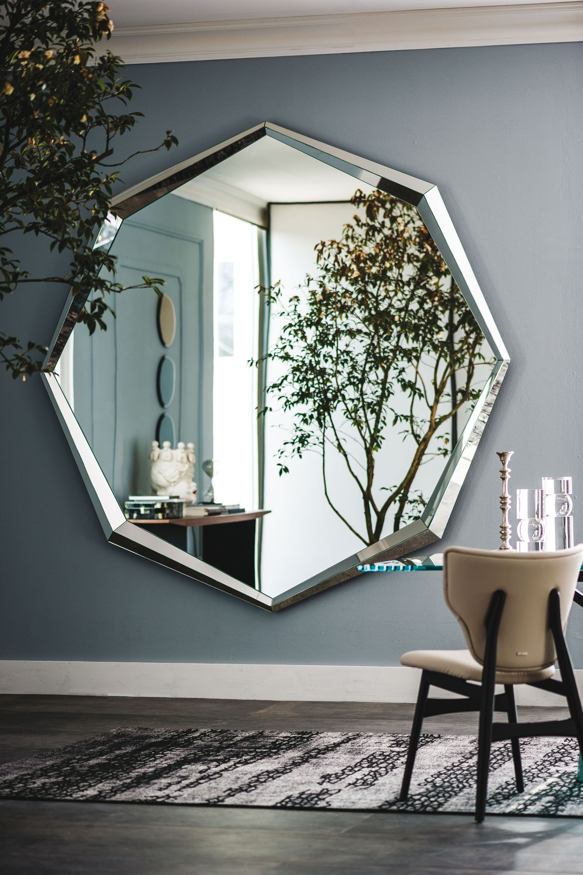 Восьмиугольное настенное зеркало Cattelan italia EMERALD MAGNUM ARCH-00039168 - Вид №1