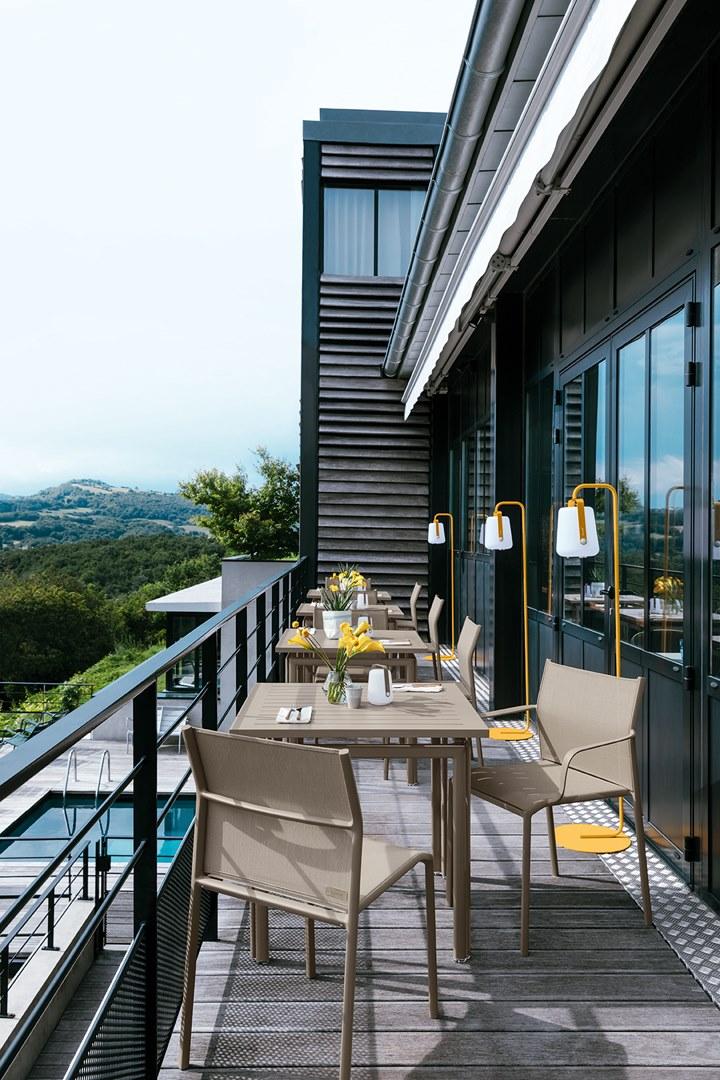 Fermob Садовое кресло Batyline® с подлокотниками Cadiz 8702 - Вид №1