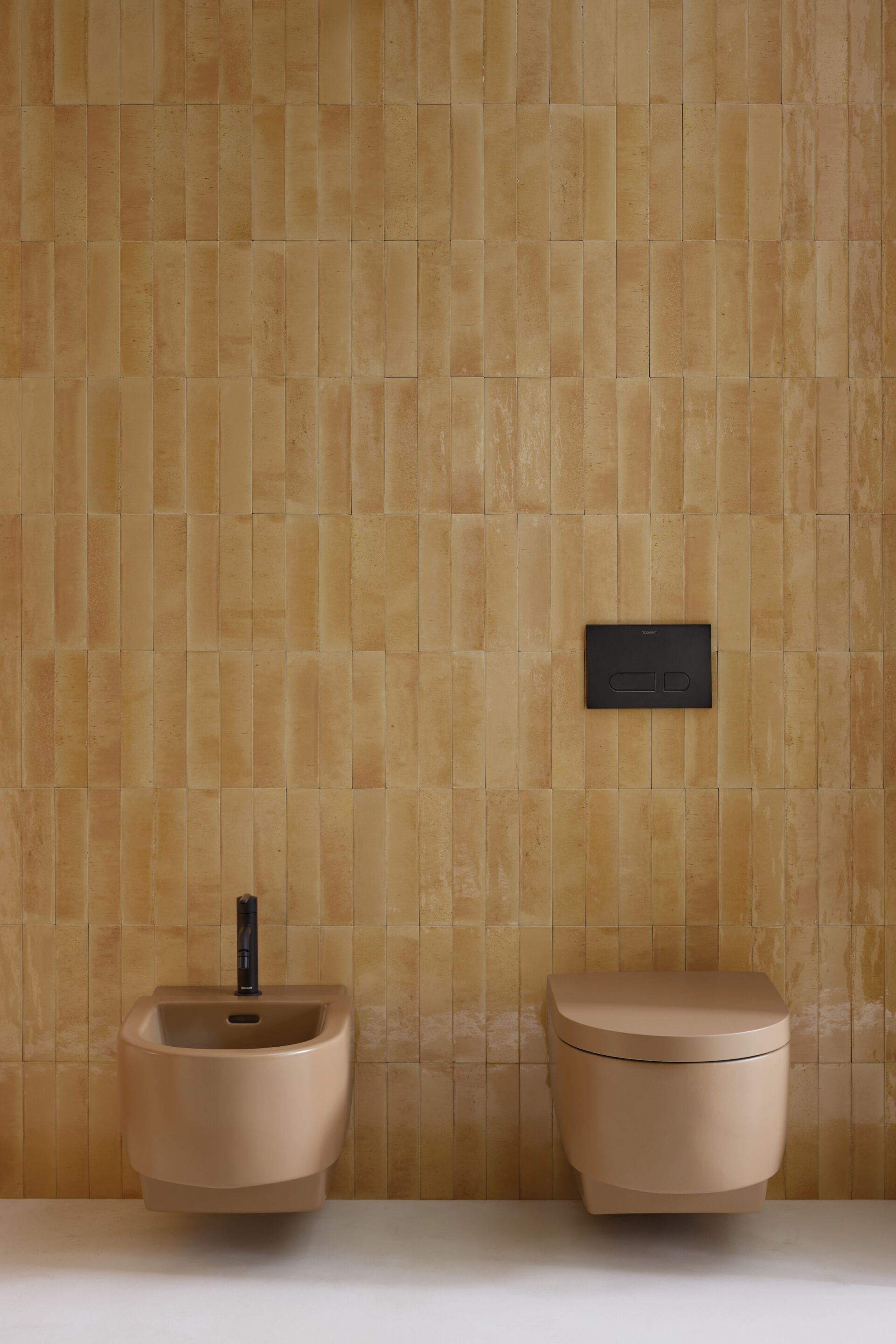 Керамическое подвесное биде с переливом Duravit Balcoon ARCH-00127852