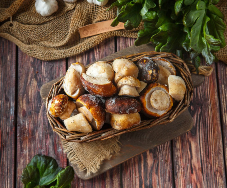 5491 Грибы белые целые (замороженные) Вкусляндия 