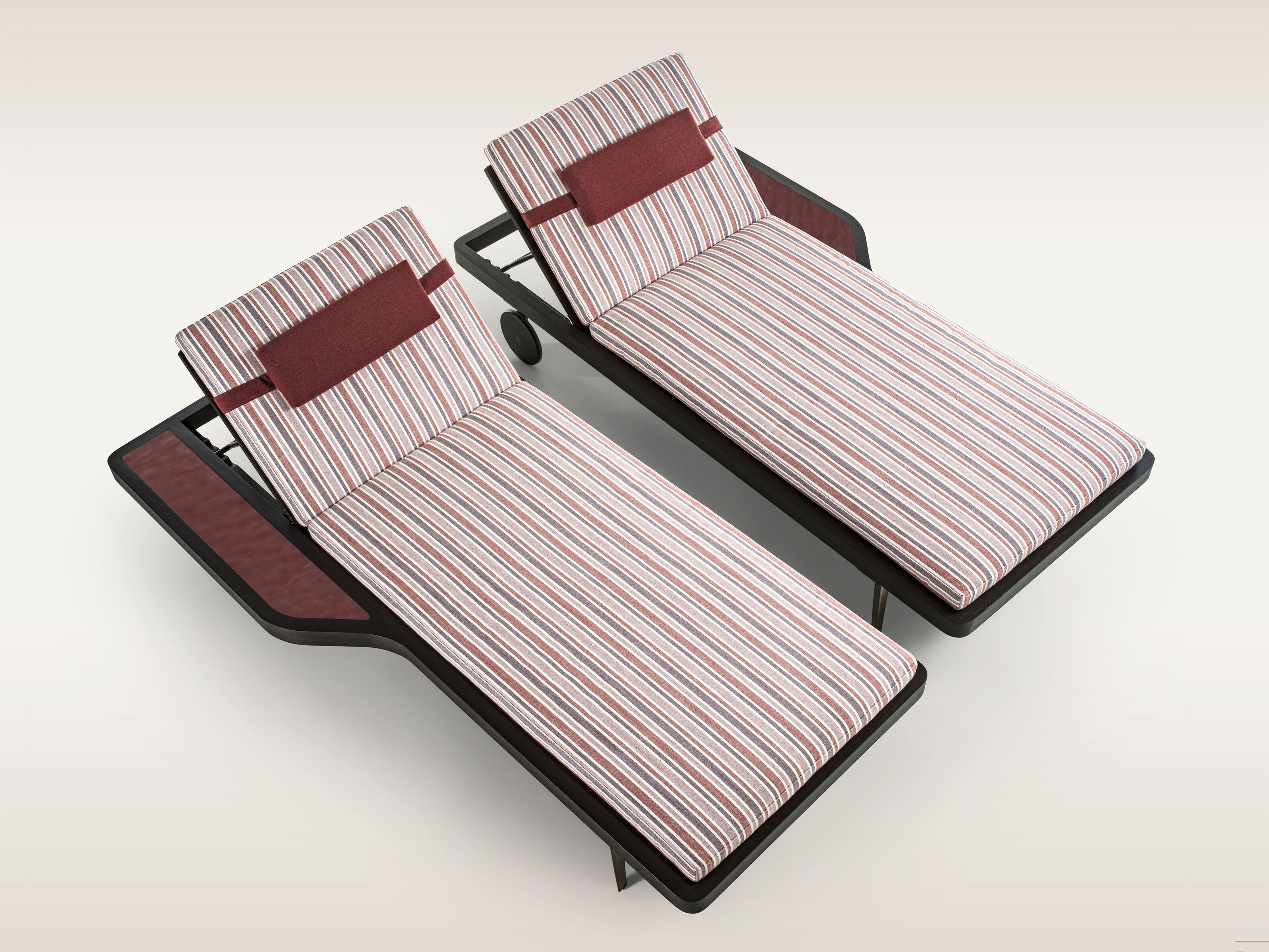 Ироко и ткань откидная Садовая кровать с колесами Longhi курорт ARCH-00145235