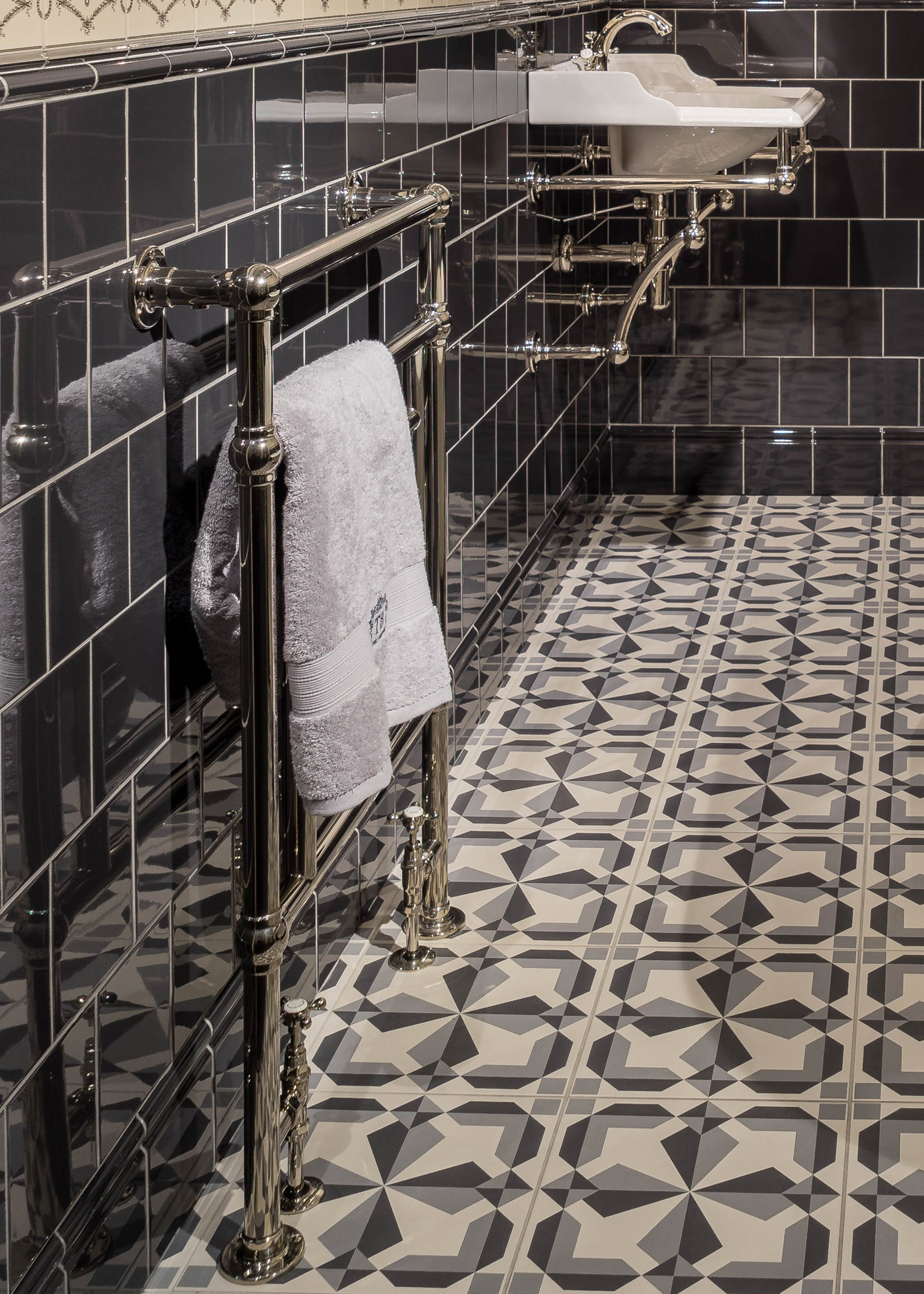 Traditional bathrooms LISCARD полотенцесушитель Liscard.ag  - Вид №1