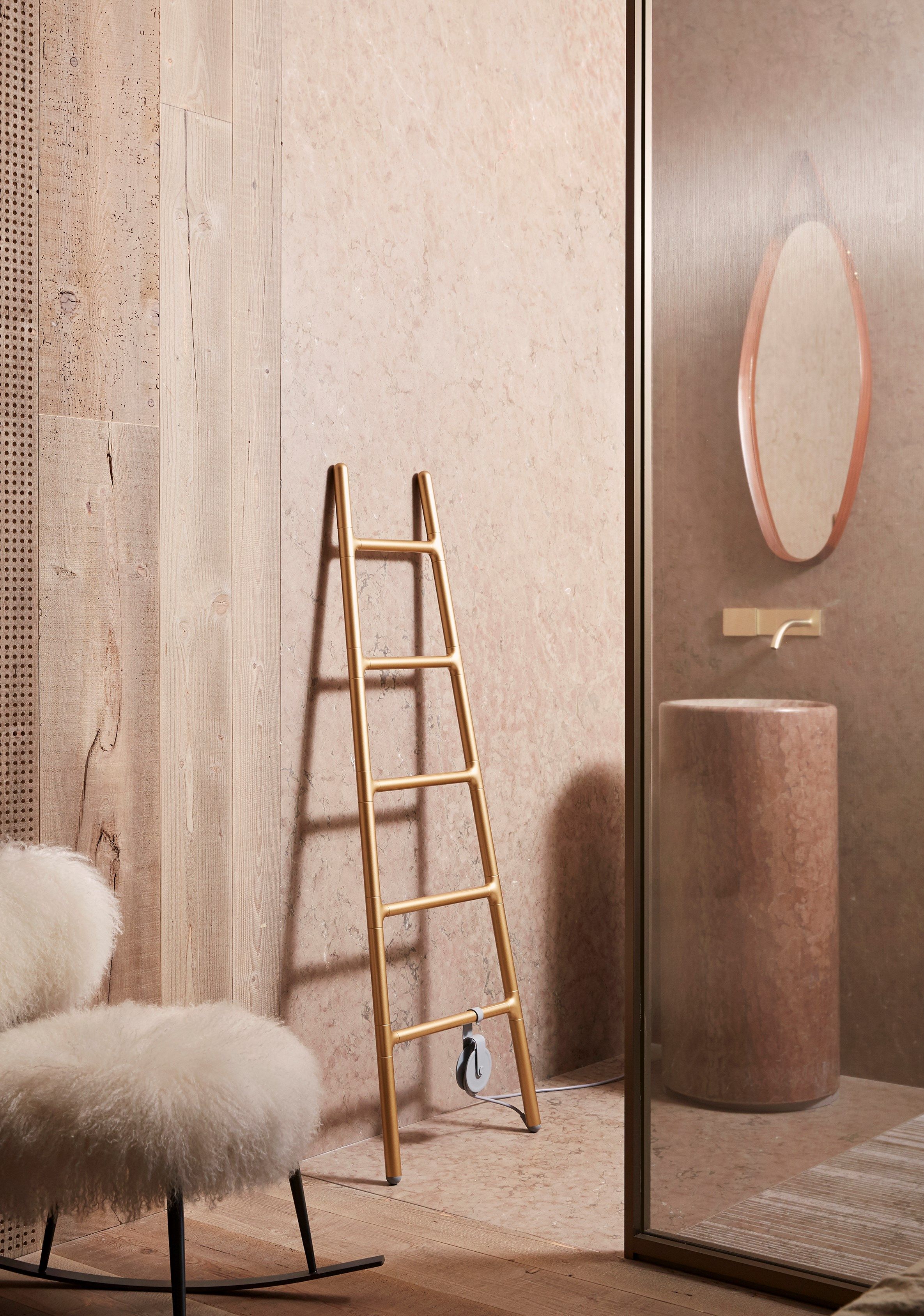 Настенный алюминиевый электрический полотенцесушитель Tubes Plug &amp ARCH-00107385 - Вид №3